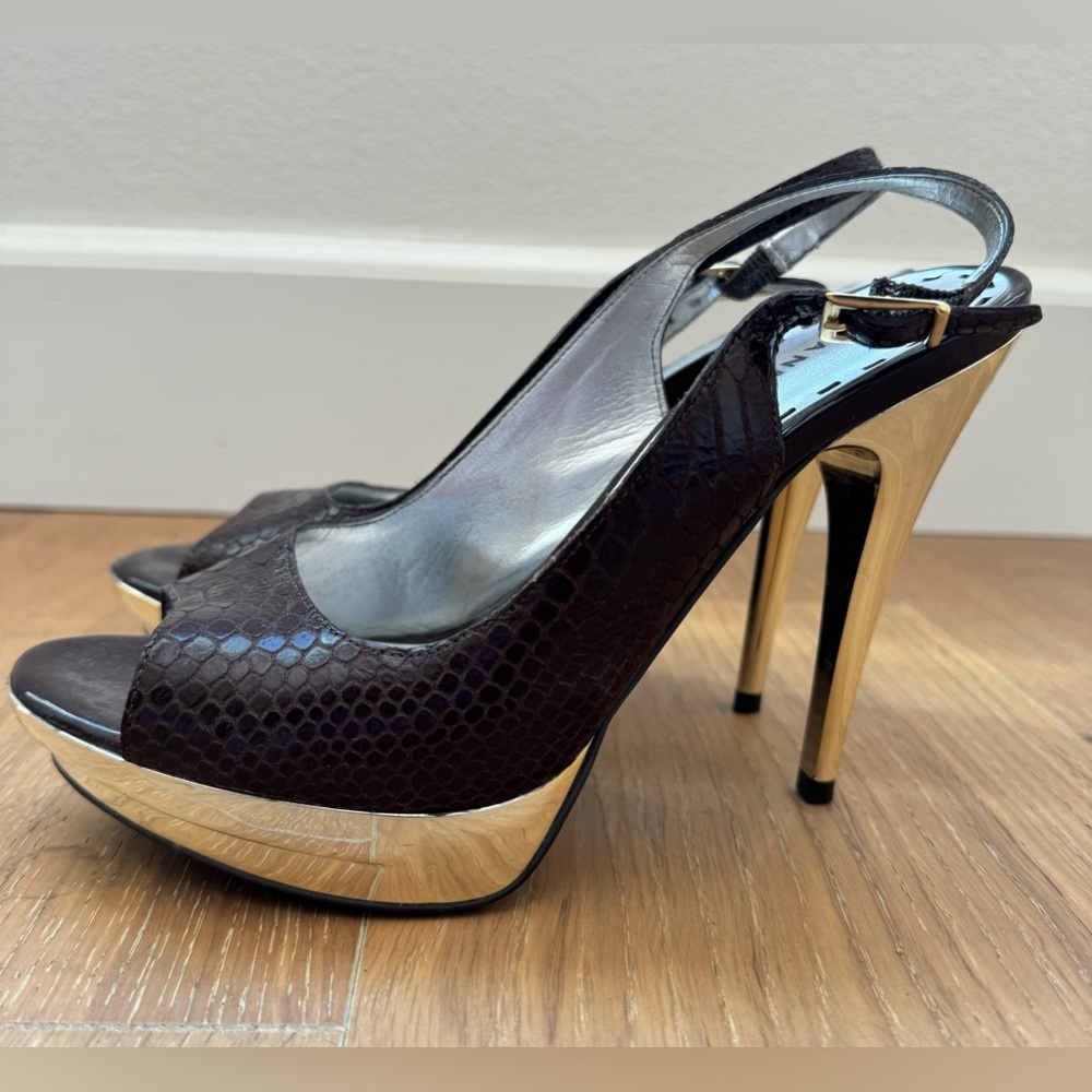 Gently Used Brown snake skin Gianni Bini platform heel. women's size 7.5